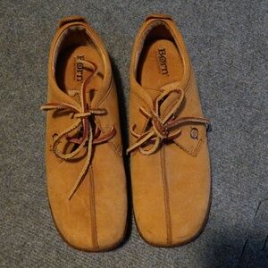Born leather lace up shoes